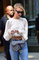 ROSIE HUNTIGNTON-WHITELEY in Jeans Out in New York 08/15/2018