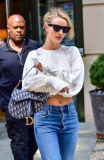 ROSIE HUNTIGNTON-WHITELEY in Jeans Out in New York 08/15/2018