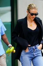 ROSIE HUNTINGTON-WHITELEY in Jeans Out in New York 08/16/2018