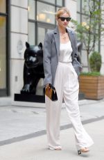 ROSIE HUNTINGTON-WHITELEY Out in New York 08/13/2018