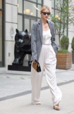 ROSIE HUNTINGTON-WHITELEY Out in New York 08/13/2018