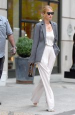 ROSIE HUNTINGTON-WHITELEY Out in New York 08/13/2018