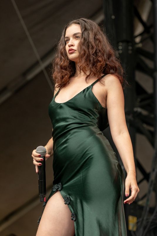 SABRINA CLAUDIO Performs at Outside Lands Music Festival in San Francisco 08/12/2018