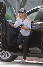 SARAH MICHELLE GELLAR Arrives at a Gym in Los Angeles 08/27/2018