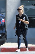 SARAH MICHELLE GELLAR Leaves Pilates Class in Studio City 08/14/2018