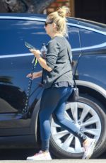 SARAH MICHELLE GELLAR Out and About in Los Angeles 08/14/2018