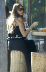SOFIA VERGARA at Kreation Organic Juicery in Beverly Hills 08/20/2018