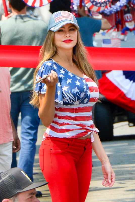 SOFIA VERGARA on the Set of Modern Family in Los Angeles 08/09/2018