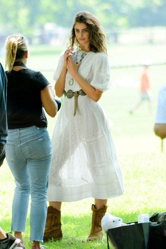 TAYLOR HILL on the Set of a Photoshoot in New York 08/24/2018