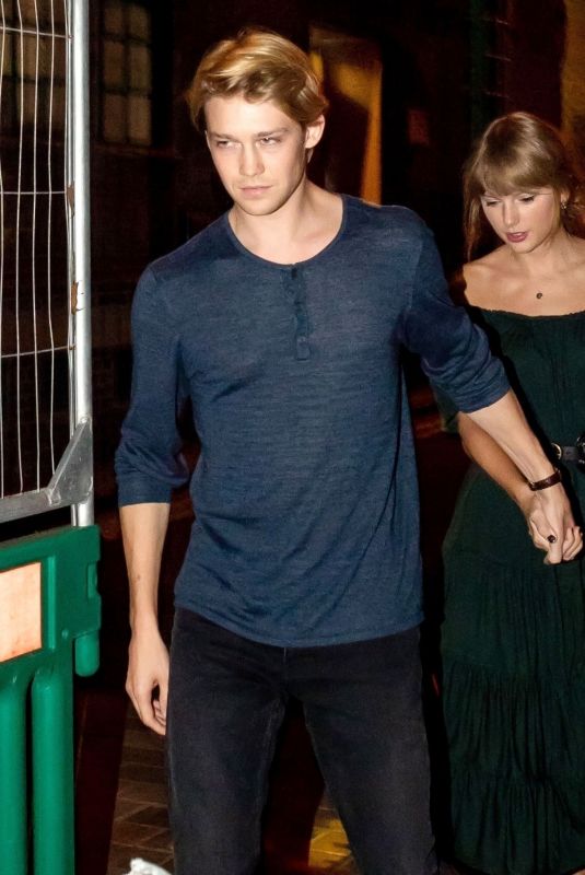 TAYLOR SWIFT and Joe Alwyn Night Out in London 08/23/2018