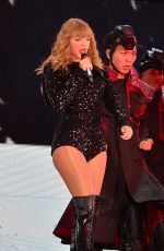 TAYLOR SWIFT Performs at Hard Rock Stadium in Miami 08/18/2018