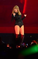 TAYLOR SWIFT Performs at Hard Rock Stadium in Miami 08/18/2018