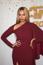 TYRA BANKS at America