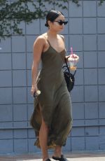 VANESSA HUDGENS and Austin Butler Out for Breakfast in Burbank 08/17/2018