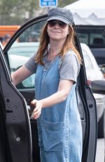 ALYSON HANNIGAN Shopping for Flowers in Los Angeles 09/02/2018