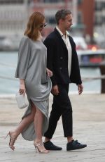 ANNE HATHAWAY and Adam Shulman Out in Venice 09/01/2018