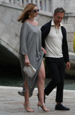 ANNE HATHAWAY and Adam Shulman Out in Venice 09/01/2018