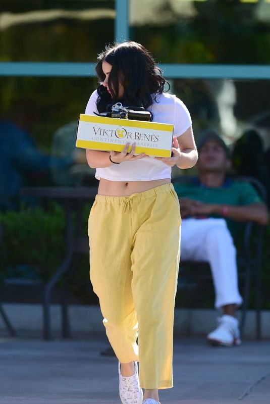 ARIEL WINTER Out and About in Los Angeles 09/15/2018