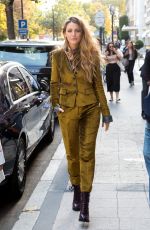 BLAKE LIVELY Leaves Her Hotel in Paris 09/20/2018