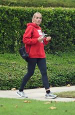 BUSY PHILIPPS Out and About in Los Angeles 09/25/2018