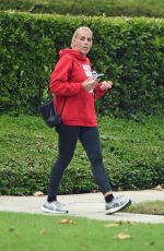 BUSY PHILIPPS Out and About in Los Angeles 09/25/2018