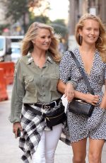 CHRISTIE and SAILOR BRINKLEY Out for Lunch in New York 08/29/2018
