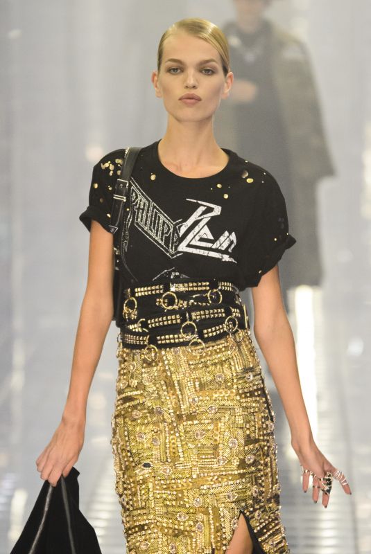 DAPHNE GROENEVELD at Philipp Plein Runway Show at Milan Fashion Week 09/21/2018