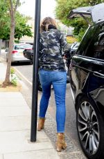 ELIZABETH HURLEY Leaves Her Home in London 09/14/2018