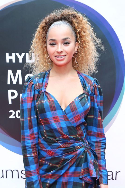 ELLA EYRE at Mercury Prize Albums of the Year Awards in London 09/20/2018