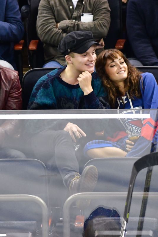 ELLA PURNELL at Philadelphia Flyers v New York Rangers Game in New York 09/19/2018