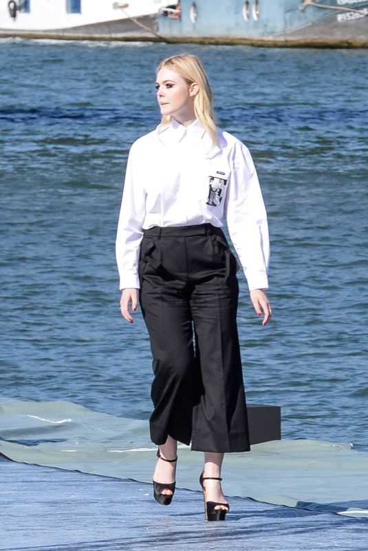 ELLE FANNING at L