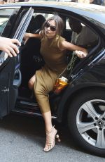 EMILY RATAJKOWSKI Arrives at Dolce & Gabbana Fashion Show in Milan 09/23/2018