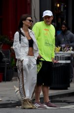 EMILY RATAJKOWSKI Walks Her Dog in New York 09/08/2018