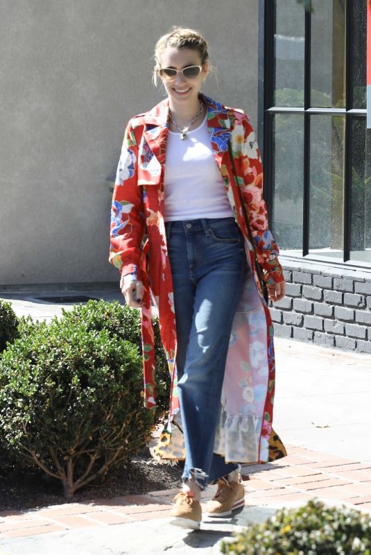 EMMA ROBERTS Leaves a Hair Salon in Los Angeles 09/11/2018
