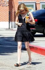 EMMA ROBERTS Leaves a Sarbucks in Brentwood 08/30/2018