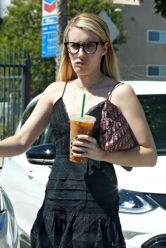 EMMA ROBERTS Leaves a Sarbucks in Brentwood 08/30/2018