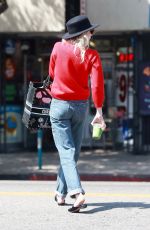 EMMA ROBERTS Out for Breakfast in Los Feliz 09/12/2018