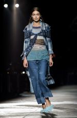 GIGI HADID at Missoni Runway Show at Milan Fashion Week 09/22/2018
