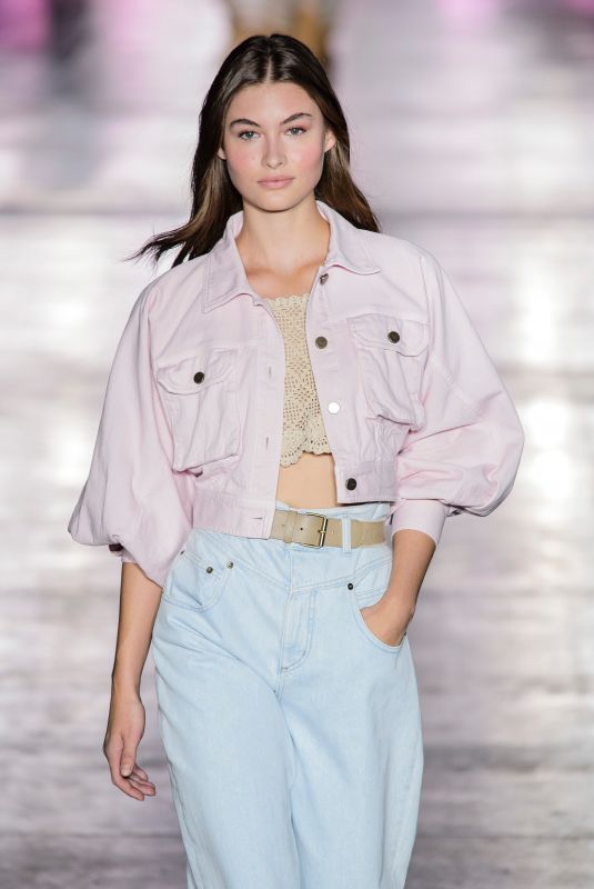 GRACE ELIZABETH at Alberta Ferretti Runway Show at Milan Fashion Week 09/19/2018