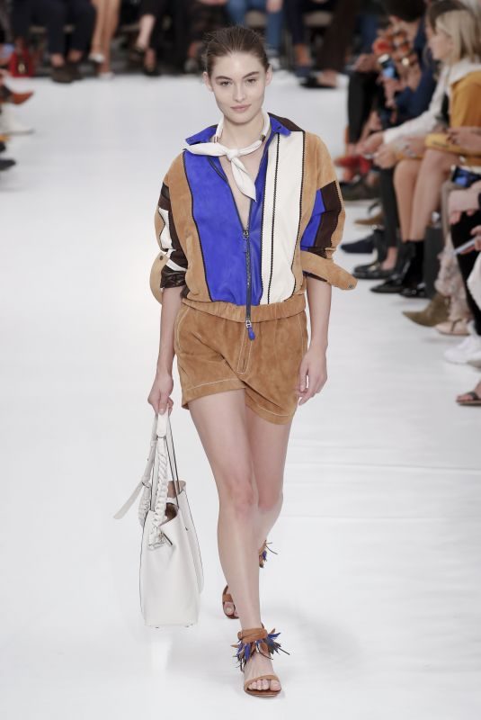 GRACE ELIZABETH at Tod’s Runway Show at Milan Fashion Week 09/20/2018