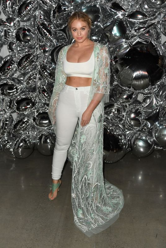 ISKRA LAWRENCE at Naeem Khan Fashion Show in New York 09/11/2018