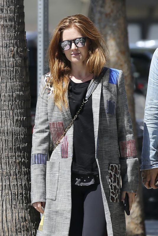 ISLA FISHER Out Shopping in Los Angeles 09/13/2018