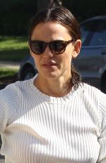 JENNIFER GARNER Arrives at a Church in Brentwood 09/09/2018