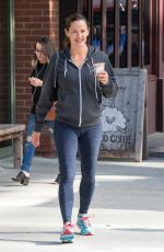 JENNIFER GARNER Heading to a Gym in New York 09/05/2018