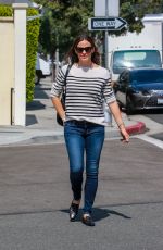 JENNIFER GARNER Out in Beverly Hills 09/28/2018