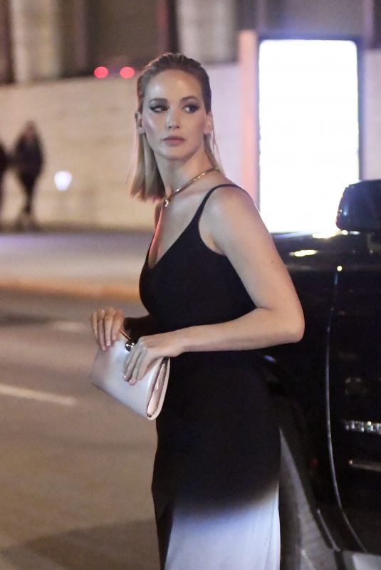 JENNIFER LAWRENCE Leaves Her Apartment in New York 09/28/2018