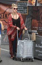 JODIE SWEETIN Shopping at Farmers Market in Los Angeles 09/02/2018