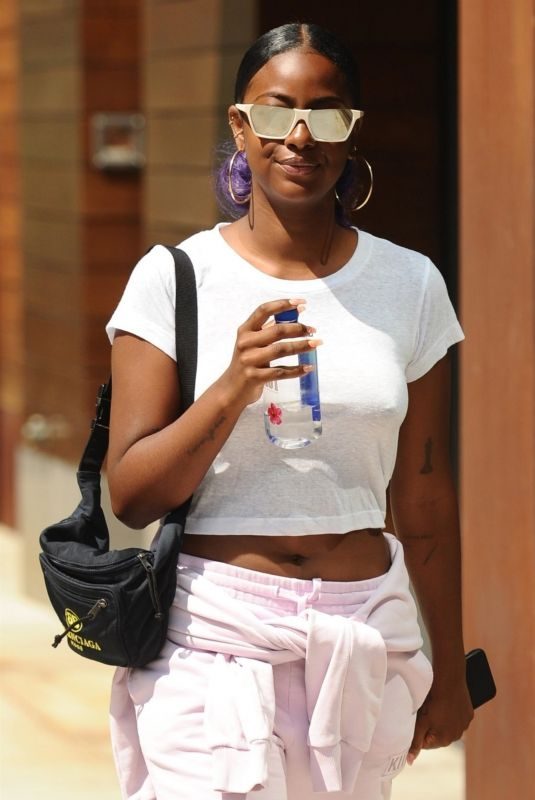 JUSTINE SKYE Leaves Gigi Hadid’s Apartment in New York 09/05/2018