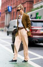 KARLIE KLOSS Out and About in New York 09/28/2018