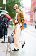 KARLIE KLOSS Out and About in New York 09/28/2018
